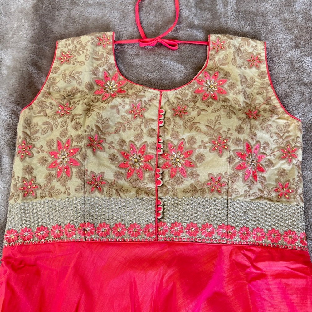 Womens Anarkali dress with salwar and dupatta. - Picture 7 of 11